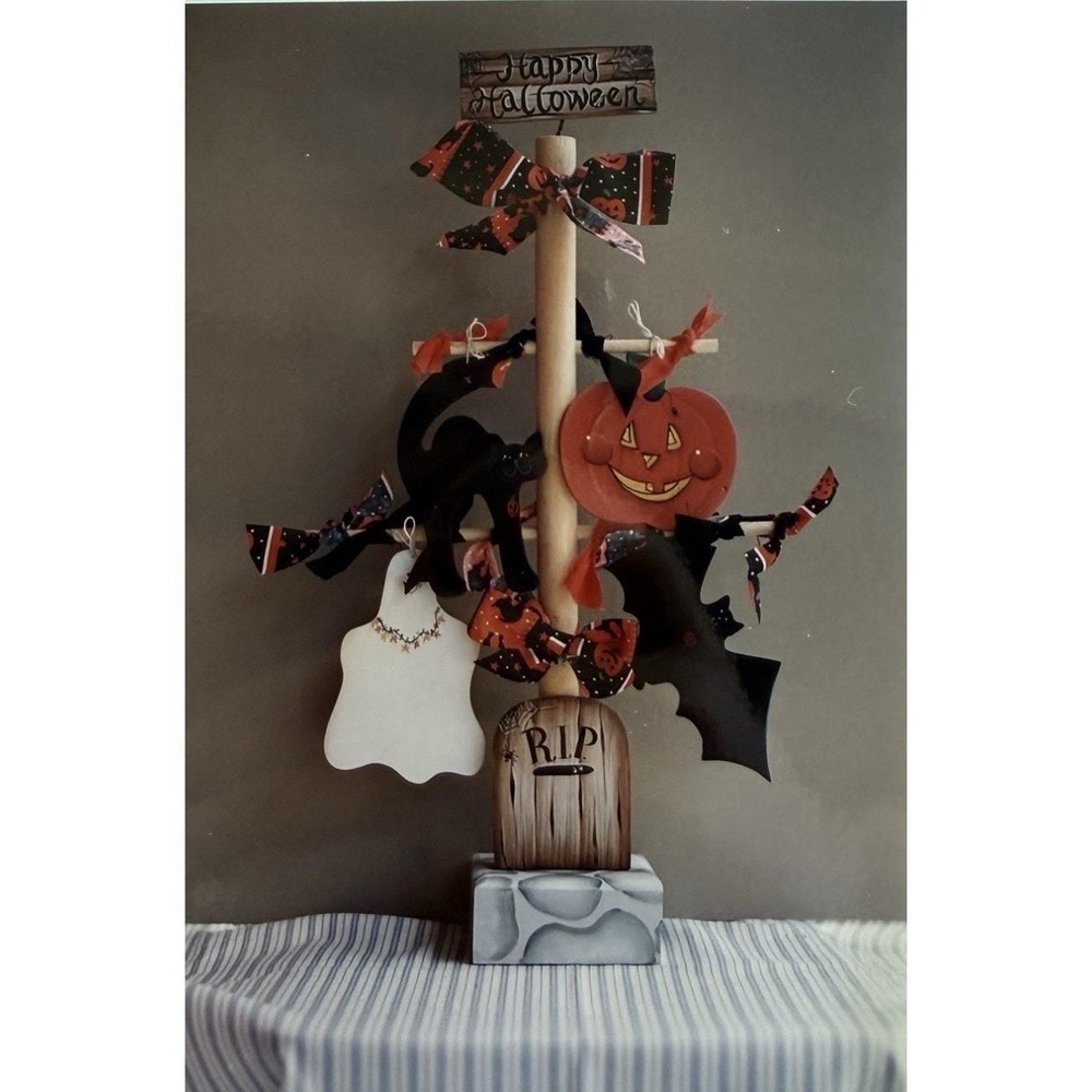 Vintage Tole Pattern Packet: Happy Halloween Feather Tree by Janis‎ Roberts